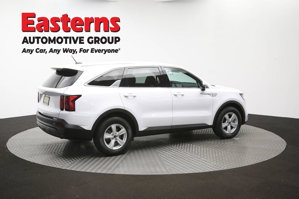 Used 2023 Kia Sorento LX FWD image 40