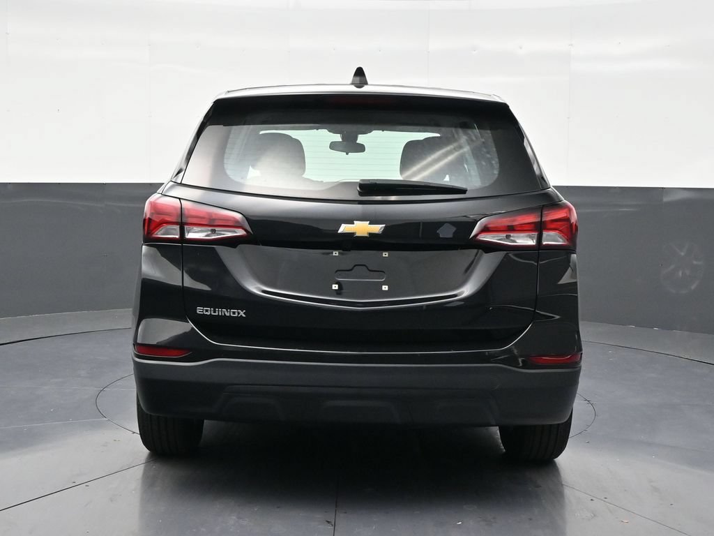 Used 2024 Chevrolet Equinox LS w/ Driver Confidence II Package FWD image 4