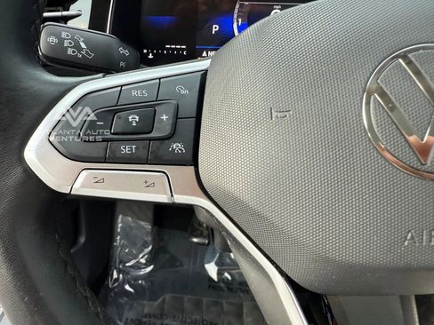 Used 2025 Volkswagen Jetta SE image 14