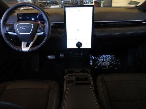 Certified 2025 Ford Mustang Mach-E GT image 19