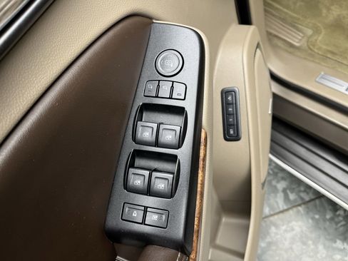 Used 2015 Chevrolet Tahoe LTZ AWD/4WD image 10