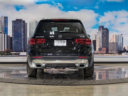 Used 2026 Mercedes-Benz GLB 250 4MATIC image 11