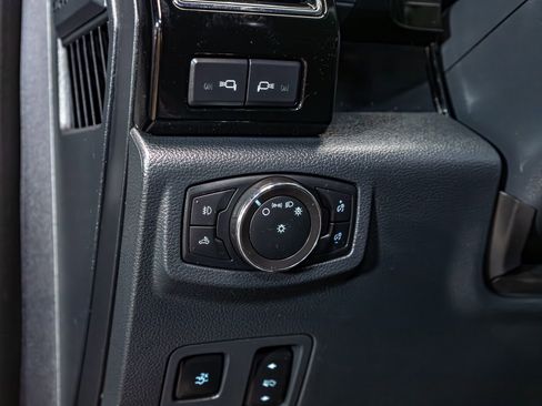 Used 2022 Ford F250 Lariat w/ Black Appearance Package AWD/4WD image 16