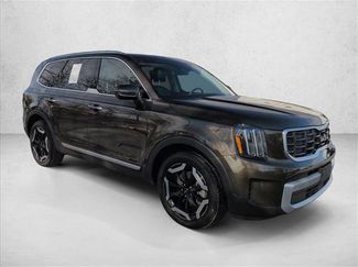 Used 2025 Kia Telluride S video 3