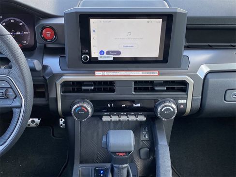 Used 2025 Toyota Tacoma TRD Sport image 26