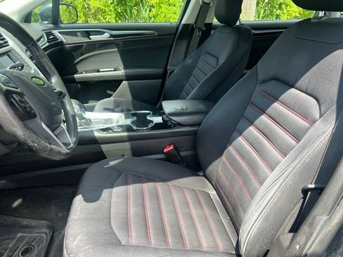 Used 2014 Ford Fusion SE w/ Equipment Group 201A FWD image 18