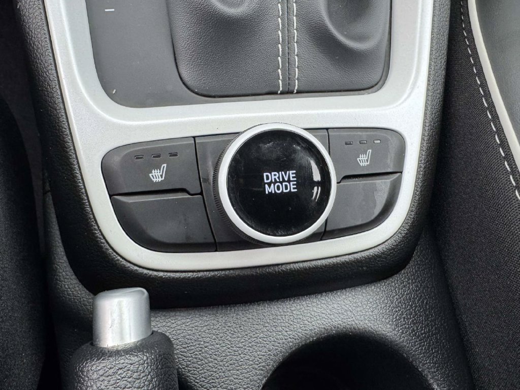 Certified 2026 Hyundai Venue SEL FWD image 30