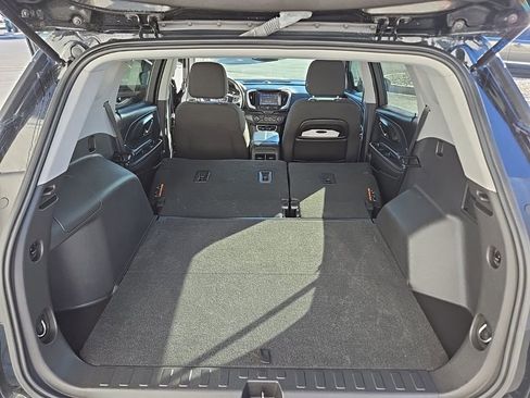 Used 2024 GMC Terrain SLE image 33