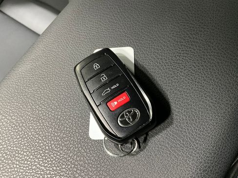 Used 2025 Toyota Camry SE FWD image 13