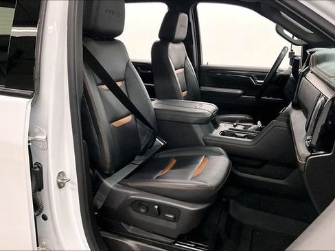 Used 2024 GMC Sierra 2500 AT4 w/ AT4 Premium Plus Package image 8