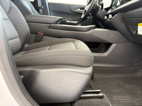 New 2027 Chevrolet Equinox LT w/ LPO, Floor Liner Package FWD image 36