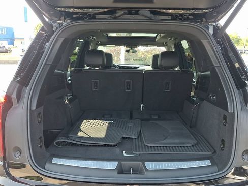 Certified 2024 Cadillac XT6 Premium Luxury AWD/4WD image 32
