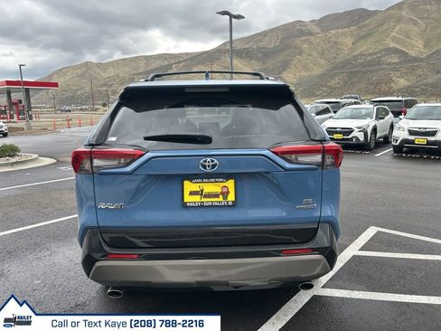 Used 2023 Toyota RAV4 SE w/ Convenience Package image 6