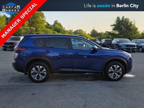 Used 2023 Nissan Rogue SV image 9