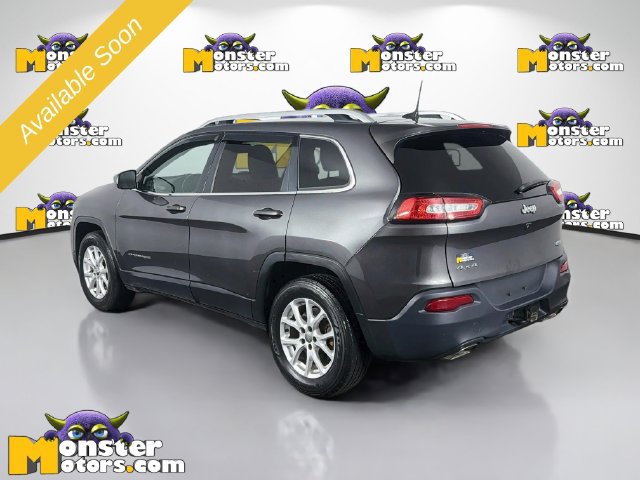 Used 2018 Jeep Cherokee Latitude w/ Cold Weather Group AWD/4WD image 7