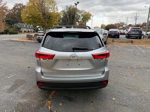 Used 2017 Toyota Highlander Plus image 6