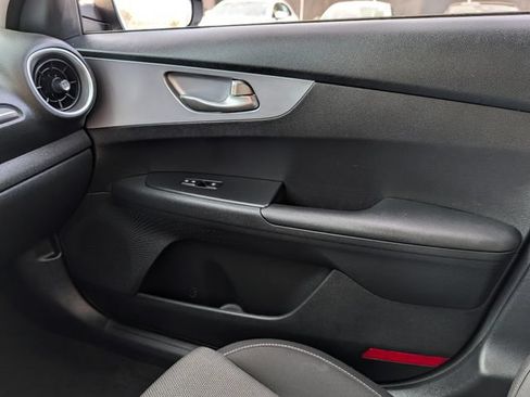 Used 2022 Kia Forte LXS FWD image 21