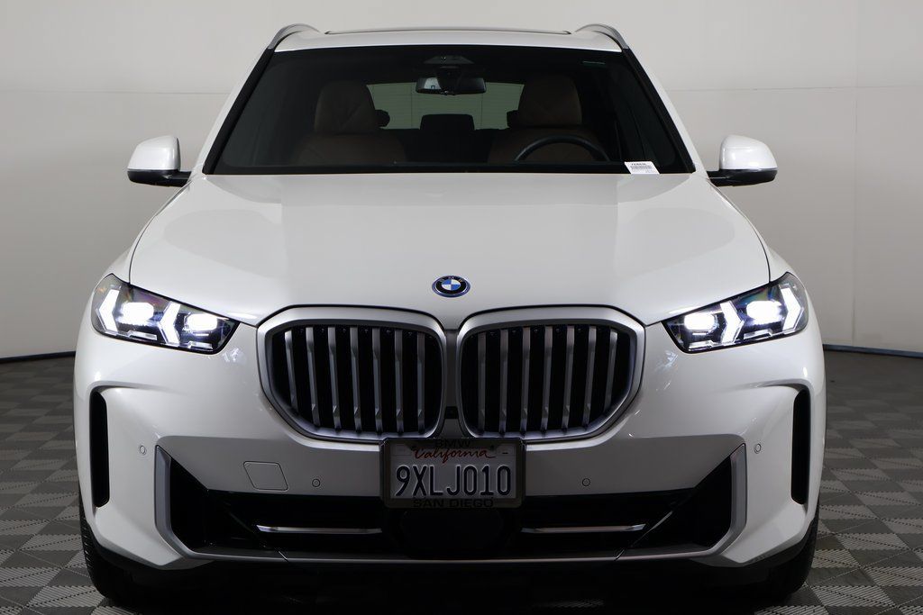 Certified 2026 BMW X5 xDrive50e w/ Climate Comfort Package AWD/4WD image 2