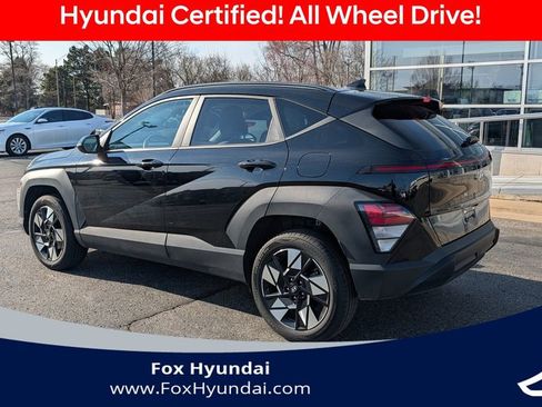 Used 2025 Hyundai Kona SEL image 2