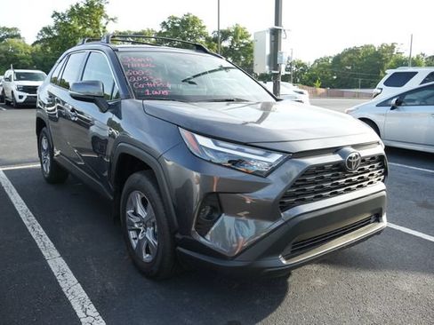 Used 2025 Toyota RAV4 XLE AWD/4WD image 1