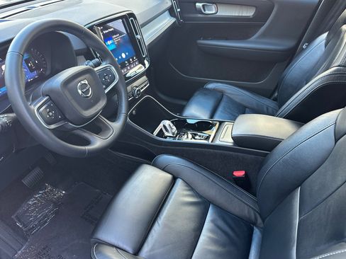 Certified 2023 Volvo XC40 B5 Plus w/ Protection Package Premier image 10