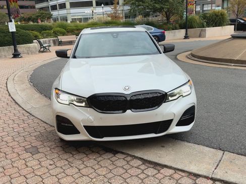 Used 2020 BMW 330i Sedan w/ M Sport Package RWD image 3