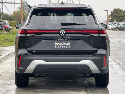New 2026 Volkswagen Tiguan SE image 5