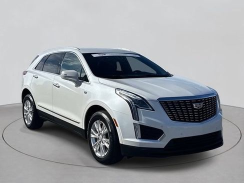 Certified 2024 Cadillac XT5 Luxury w/ LPO, Floor Liner Package AWD/4WD image 3