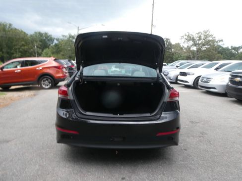Used 2017 Hyundai Elantra SE FWD image 7