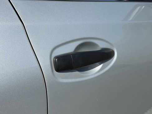 Used 2019 Nissan Rogue S image 15