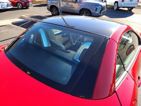 Used 2015 Mercedes-Benz SLK 250 w/ Premium Package image 18