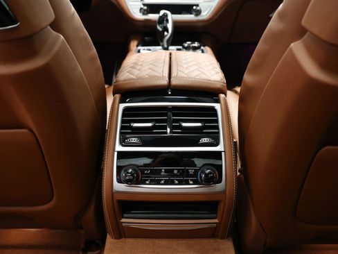 Used 2022 BMW M760i xDrive M760i xDrive Sedan 4D w/ Luxury Rear Seating Package image 87