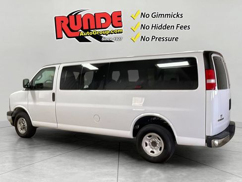 Used 2024 Chevrolet Express 3500 LT w/ LT Preferred Equipment Group RWD image 4
