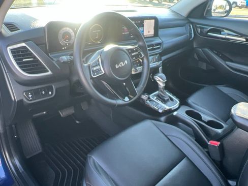 Used 2024 Kia Seltos EX AWD/4WD image 23