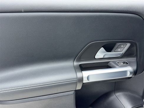 Used 2023 Mercedes-Benz EQB 250+ image 44