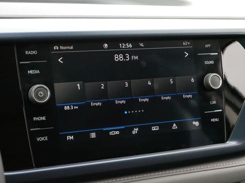 Certified 2024 Volkswagen Taos SE w/ Panoramic Sunroof Package image 22