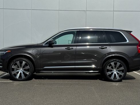Used 2025 Volvo XC90 T8 Core w/ Protection Package Premier AWD/4WD image 2