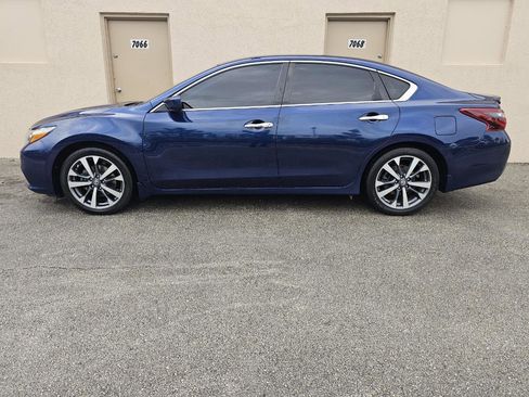 Used 2017 Nissan Altima 2.5 SR FWD image 11