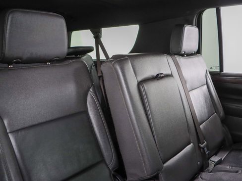 Used 2023 Chevrolet Suburban LT image 31