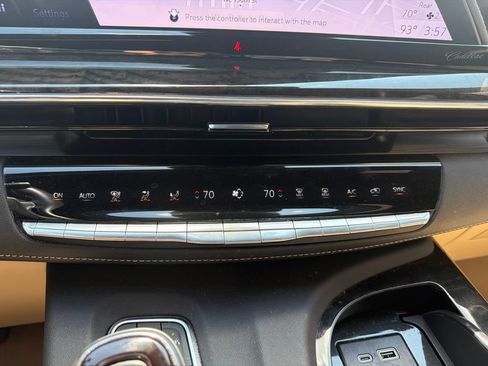 Certified 2024 Cadillac Escalade Premium Luxury AWD/4WD image 12