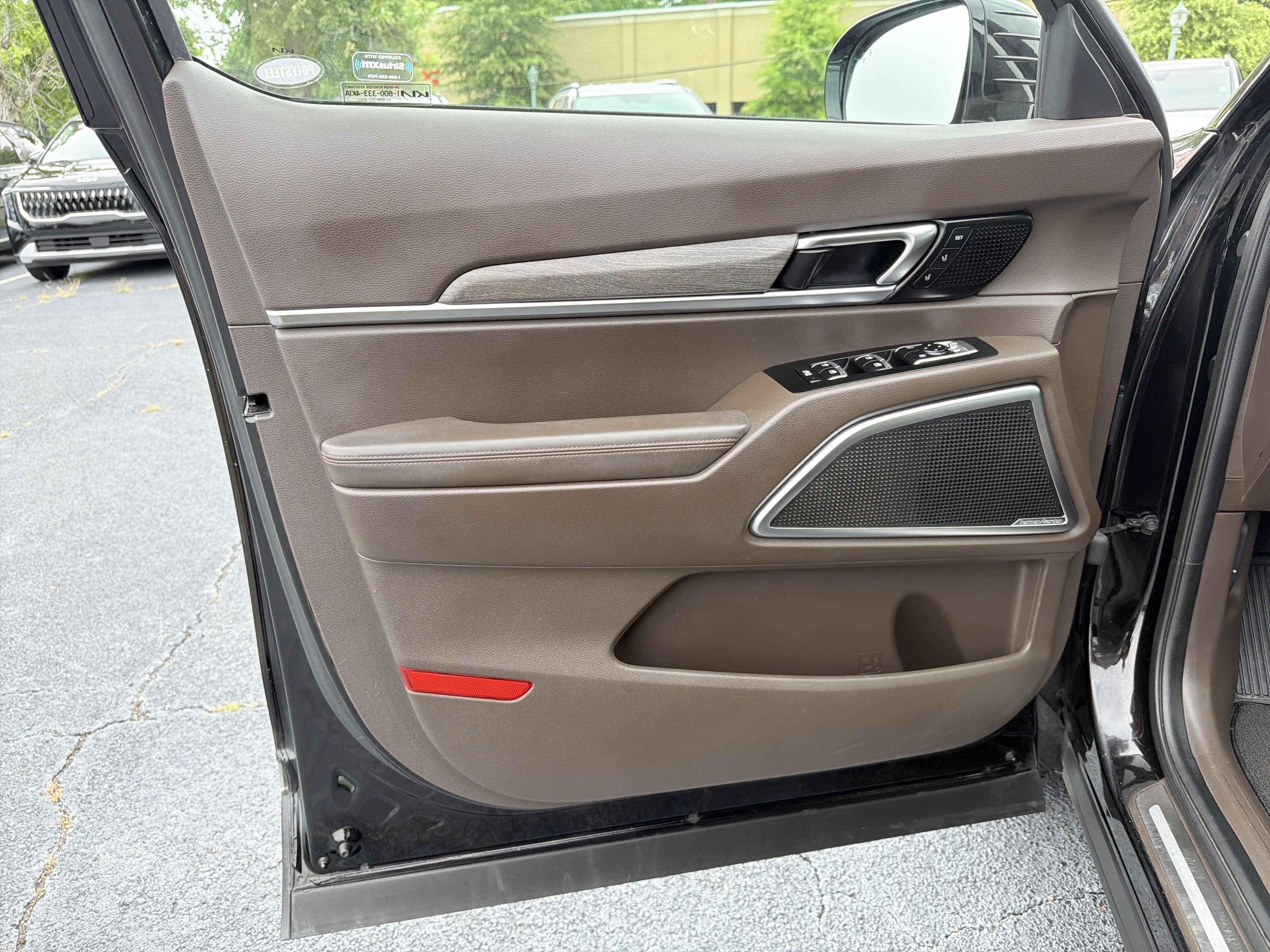 Used 2022 Kia Telluride SX w/ Towing Package FWD image 13