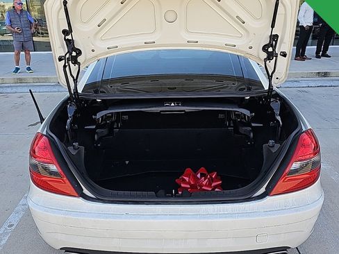 Used 2011 Mercedes-Benz SLK 300 image 20