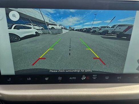 Used 2025 Ford Escape SE image 20