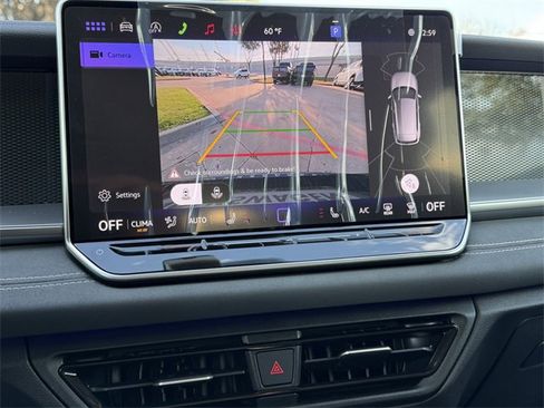 New 2026 Volkswagen Tiguan SE image 13