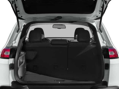 Used 2017 Jeep Cherokee Trailhawk image 13