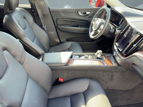 Certified 2023 Volvo XC60 B5 Plus w/ Protection Package Premier image 30