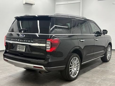 Used 2023 Ford Expedition Limited AWD/4WD image 2
