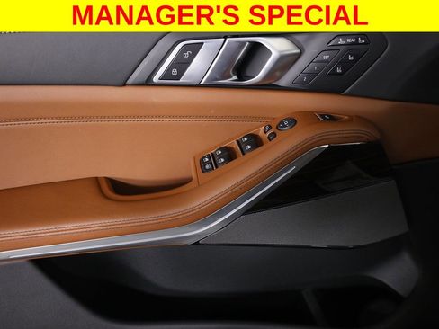 Used 2026 BMW X7 M60i image 9