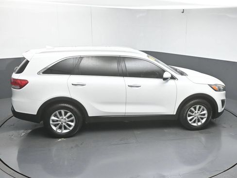 Used 2018 Kia Sorento FWD image 46