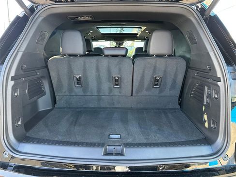 Used 2025 Chevrolet Traverse RS image 14